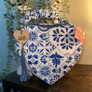 Blue & White Heart-Shaped Tile Print Crossbody bag
